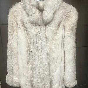 White Teddy Jacket with Plush Texture and High Collar